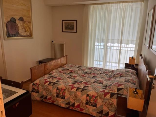 Spacious And Sunny Appartment In Cholargos Atene Esterno foto