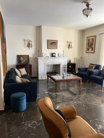 Spacious And Sunny Appartment In Cholargos Atene Esterno foto
