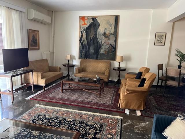 Spacious And Sunny Appartment In Cholargos Atene Esterno foto