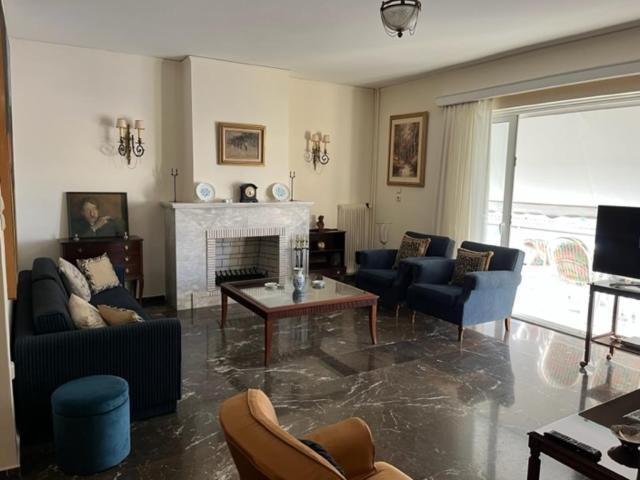 Spacious And Sunny Appartment In Cholargos Atene Esterno foto