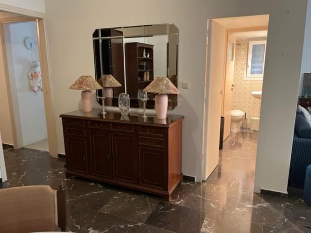 Spacious And Sunny Appartment In Cholargos Atene Esterno foto